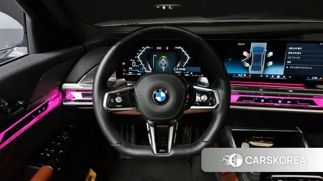 BMW 7 Series (G70) 2024 Светло-серебряный цвет из Кореи, фото 4