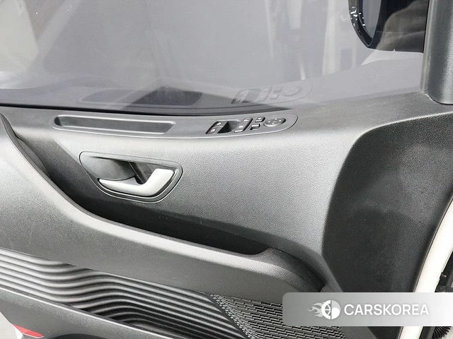 Hyundai Staria 2021 Белый из Кореи, фото 4