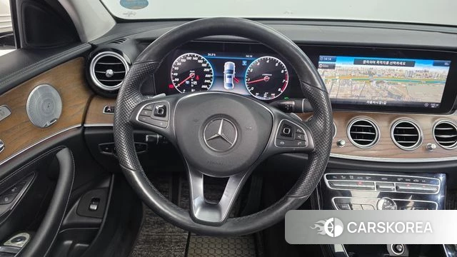 Mercedes-Benz E-Class W213 2018 Белый из Кореи, фото 4