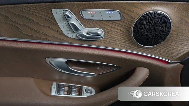 Mercedes-Benz E-Class W213 2021 Серебряный из Кореи, фото 4