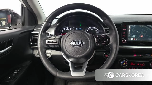 Kia Stonic 2018 Белый из Кореи, фото 4