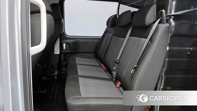 Hyundai Staria 2023 Серебряный из Кореи, фото 4