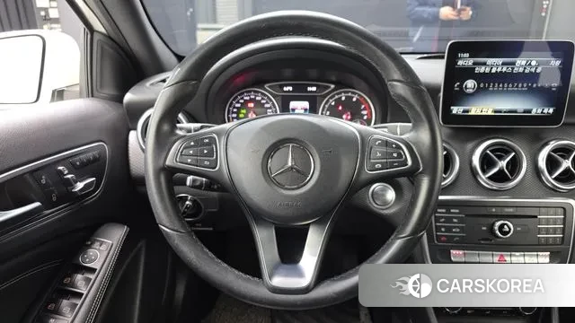 Mercedes-Benz A-Class W176 2018 Белый из Кореи, фото 4