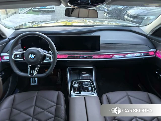 BMW 7 series 2025 Черный из Китая, фото 4