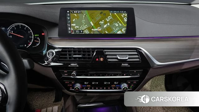 BMW 5 Series (G30) 2018 Белый из Кореи, фото 4