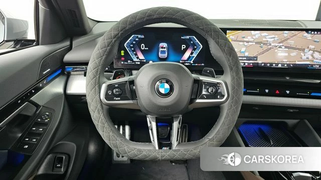 BMW 5 Series (G60) 2024 Серебристо-серый из Кореи, фото 4