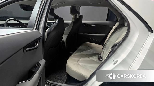 Kia Di Ol Nu Niro 2022 Белый из Кореи, фото 4