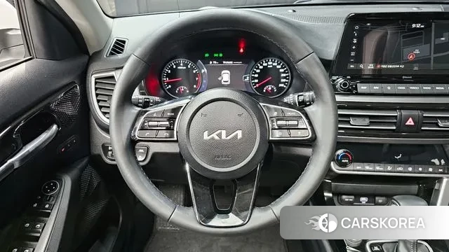 Kia Seltos 2022 Белый из Кореи, фото 4