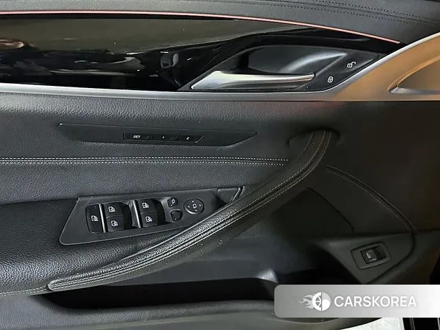 BMW 5 Series (G30) id 3520155 из Кореи 4