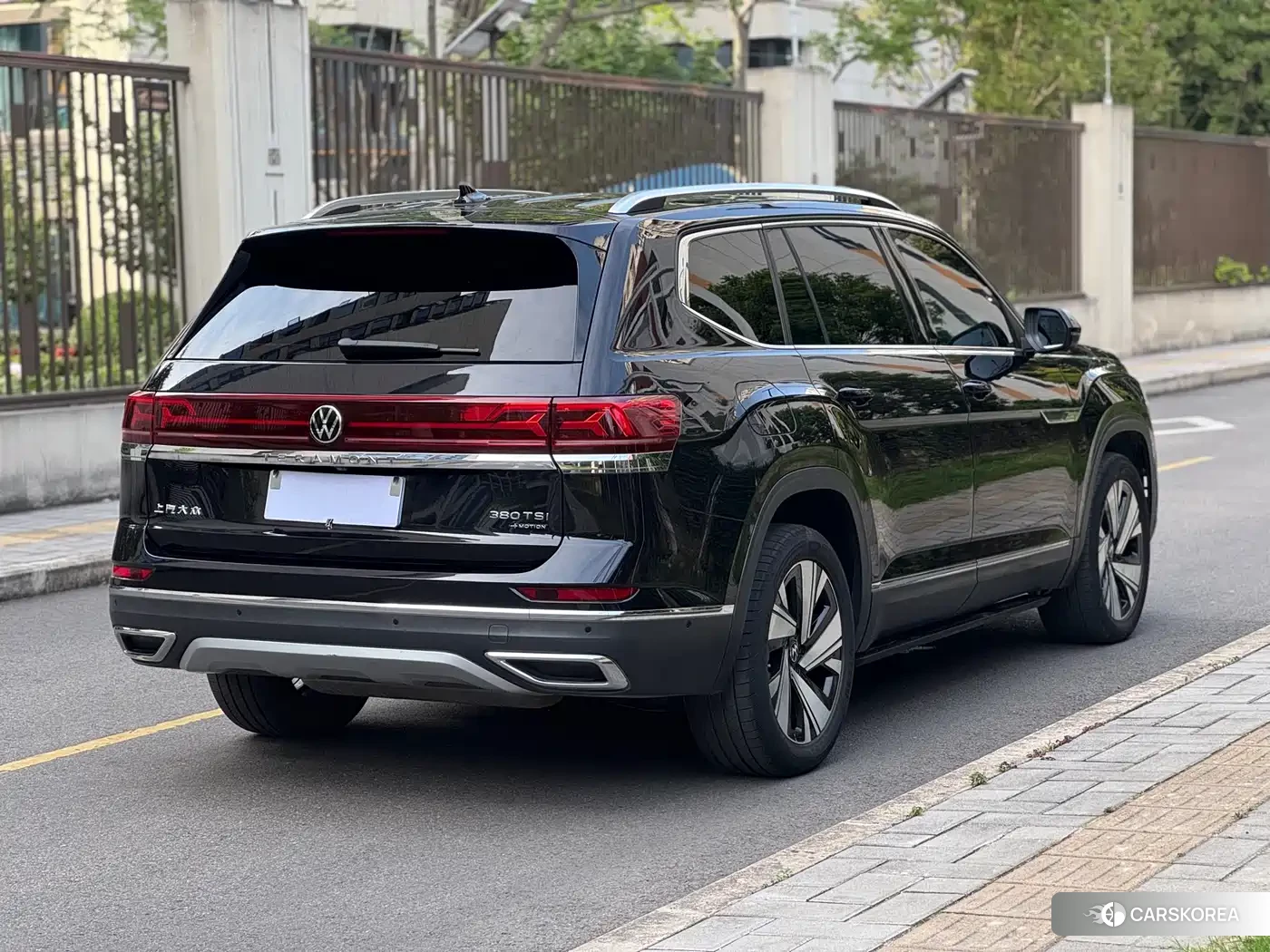 Volkswagen Touareg 2024 Черный из Китая, фото 4