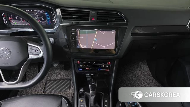 Volkswagen Tiguan second Generation 2022 Белый из Кореи, фото 4