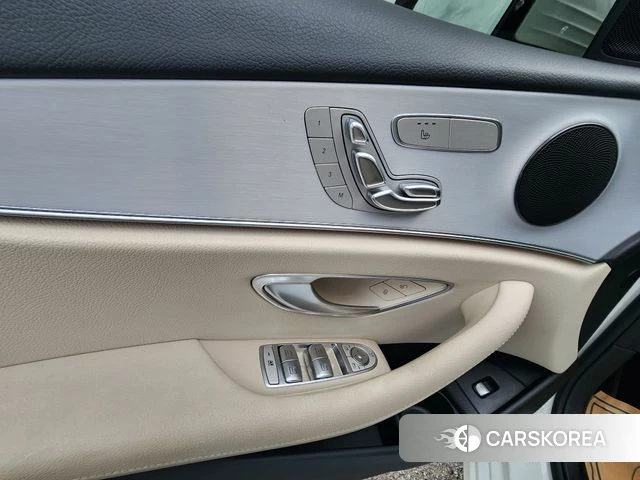Mercedes-Benz E-Class W213 2021 Белый из Кореи, фото 4