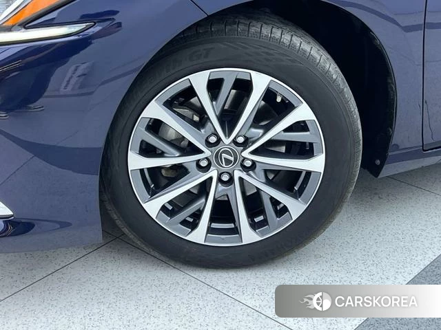 Lexus ES 2024 Синий из Китая, фото 4