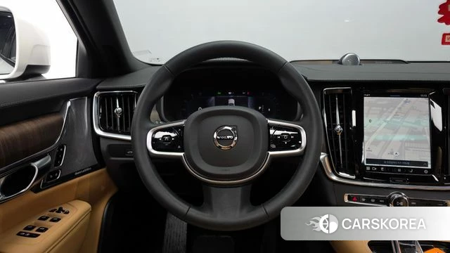 Volvo V90 Cross-Country 2023 Белый из Кореи, фото 4