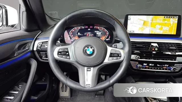 BMW 5 Series (G30) 2023 Белый из Кореи, фото 4