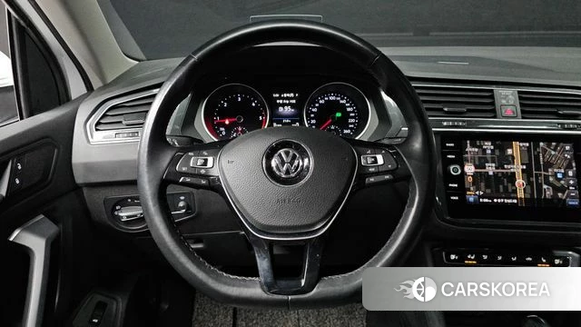 Volkswagen Tiguan second Generation 2019 Белый из Кореи, фото 4