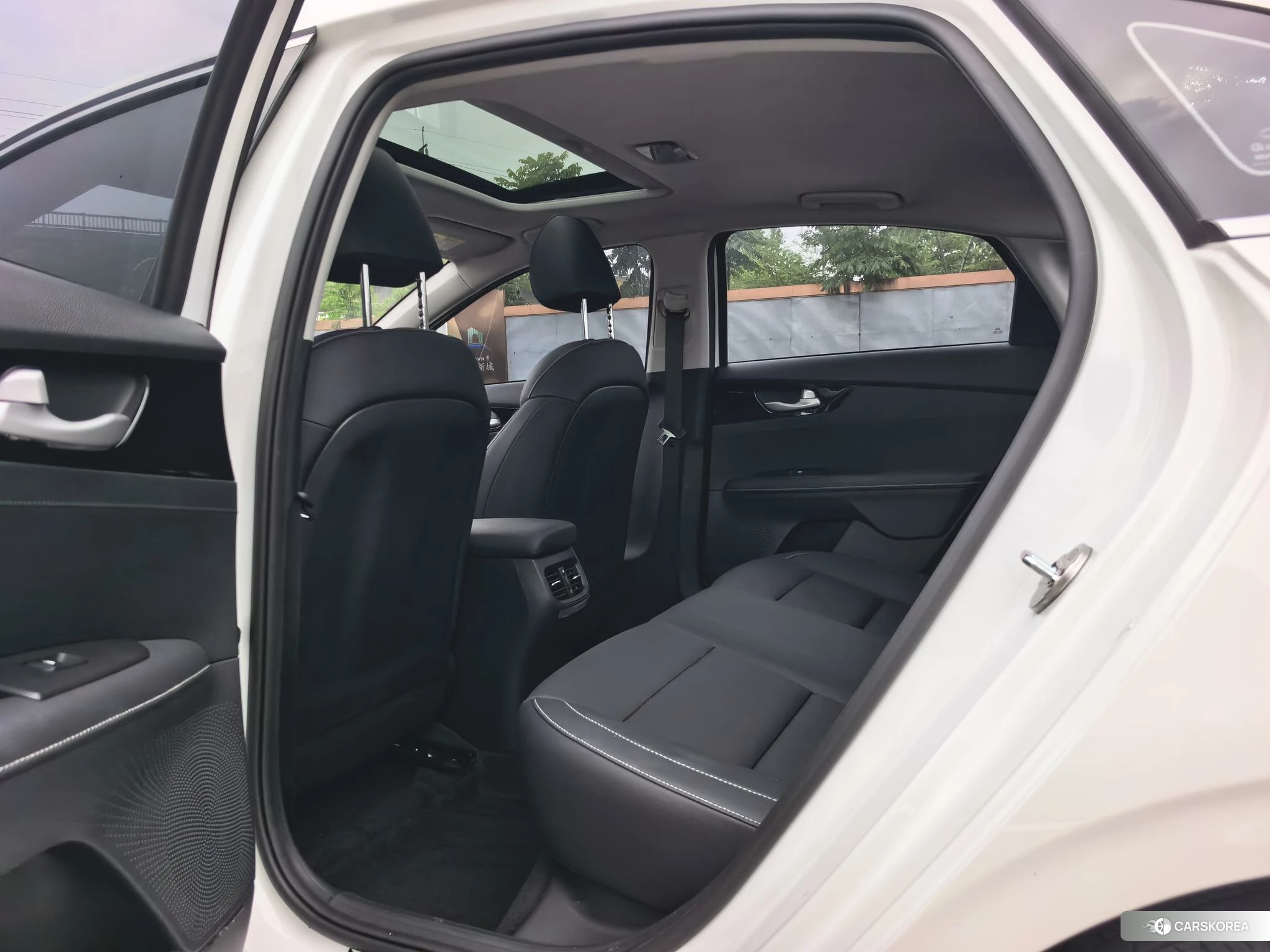 Kia K3 2021 Белый из Китая, фото 4