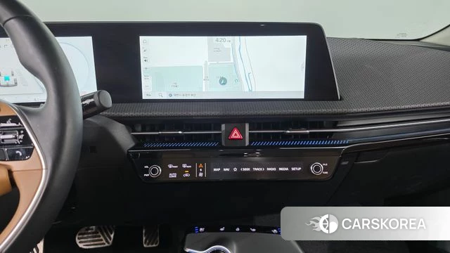 Kia EV6 2023 Серый из Кореи, фото 4