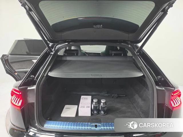 Audi Q8 (4M) 2022 Черный из Кореи, фото 4