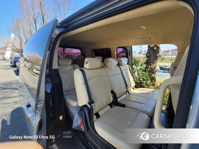 Hyundai Staria 2021 Серебряный из Кореи, фото 4