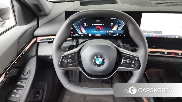 BMW 5 Series (G60) 2024 Серый из Кореи, фото 4