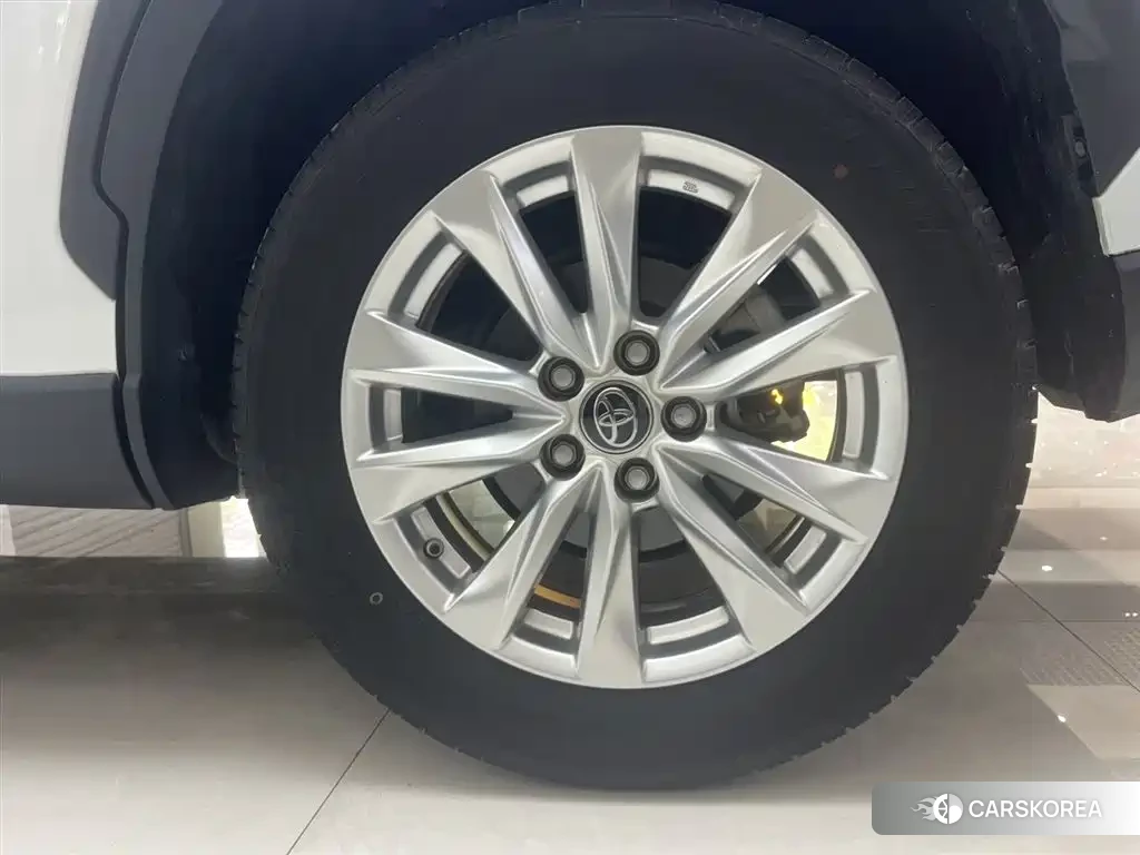 Toyota Corolla 2024 Белый из Китая, фото 4