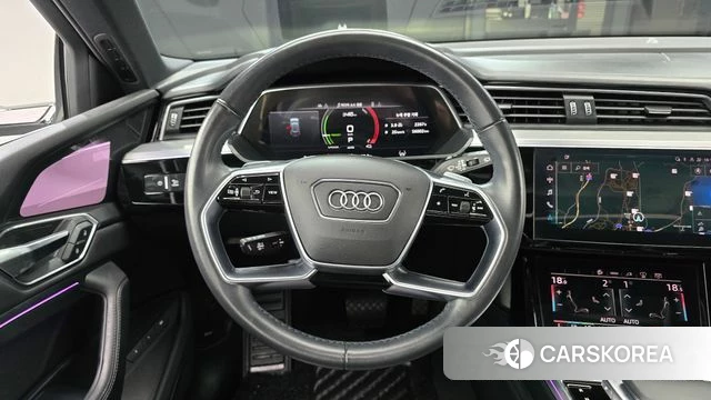 Audi e-Tron 2021 Серый из Кореи, фото 4