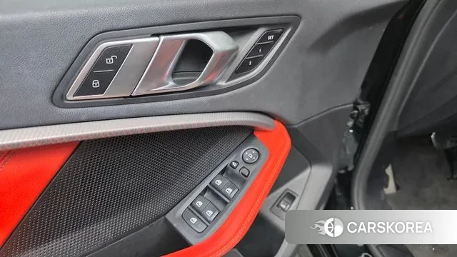 BMW 1 Series (F40) 2021 Черный из Кореи, фото 4