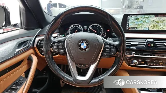 BMW 5 Series (G30) 2018 Белый из Кореи, фото 4