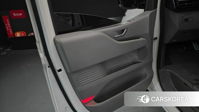 Hyundai Staria 2021 Белый из Кореи, фото 4