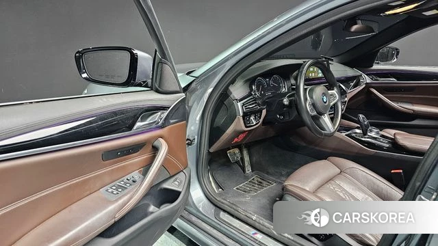 BMW 5 Series (G30) 2018 Серый из Кореи, фото 4