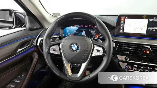 BMW 5 Series (G30) 2022 Черный из Кореи, фото 4