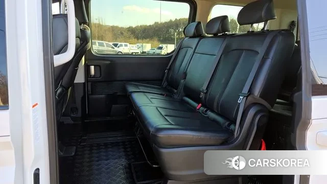 Hyundai Staria 2023 Белый из Кореи, фото 4