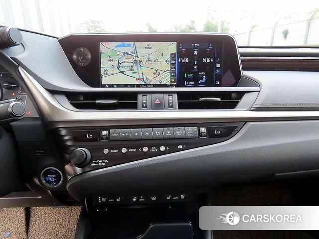 Lexus ES300h 7th generation 2020 Белый из Кореи, фото 4