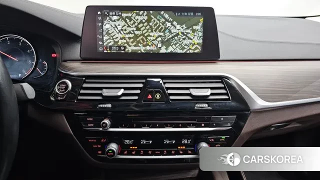 BMW 5 Series (G30) 2018 Серый из Кореи, фото 4