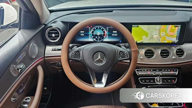 Mercedes-Benz E-Class W213 2018 Белый из Кореи, фото 4