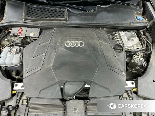 Audi Q8 2021 Черный из Китая, фото 4