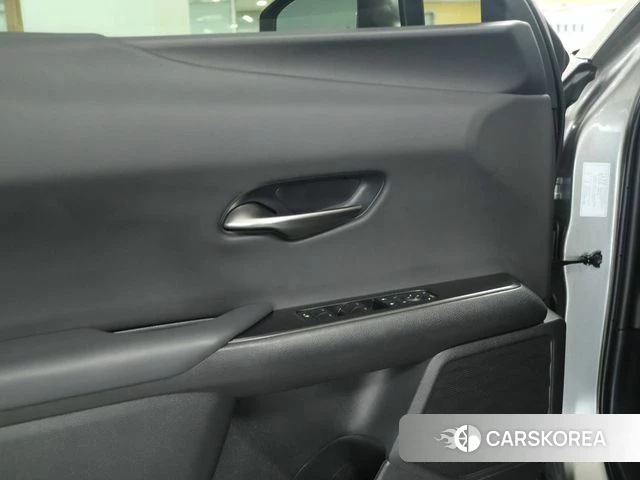 Lexus UX300h 2025 Песочный из Кореи, фото 4