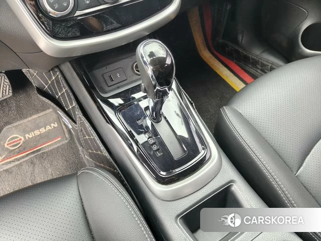 Nissan TIIDA 2022 Красный из Китая, фото 4