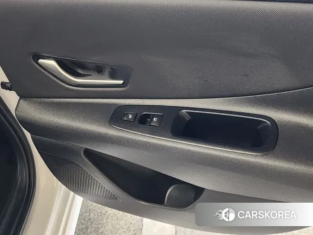 Hyundai The New Avante (CN7) 2023 Белый из Кореи, фото 4