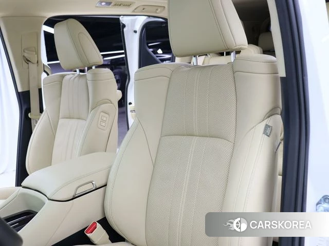 Toyota Elfa 2023 Белый из Китая, фото 4