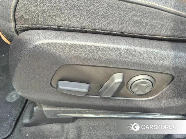 Kia Carnival 4th generation 2023 Белый из Кореи, фото 4