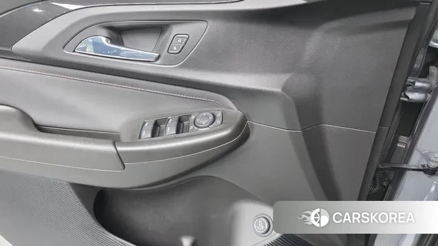 Chevrolet (GM Daewoo) Trailblazer 2020 Серебряный из Кореи, фото 4