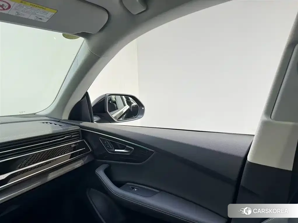 Audi Q8 2025 Черный из Китая, фото 4
