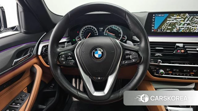 BMW 5 Series (G30) 2018 Белый из Кореи, фото 4