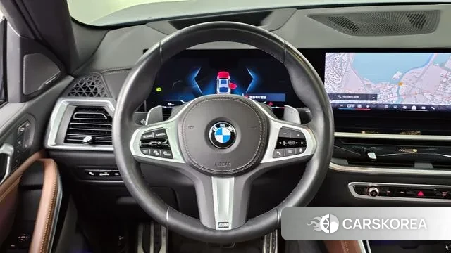 BMW X6 (G06) 2024 Светло-серебряный цвет из Кореи, фото 4