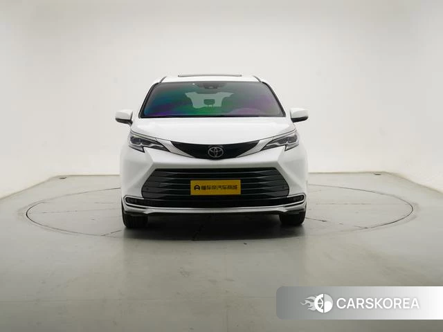 Toyota Saina 2025 Белый из Китая, фото 4