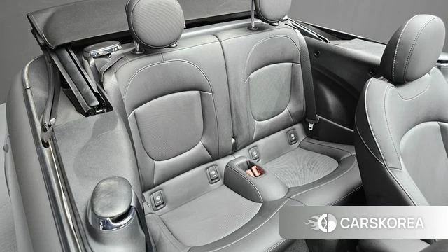 Mini Cooper Convertible 2024 Серебряный из Кореи, фото 4