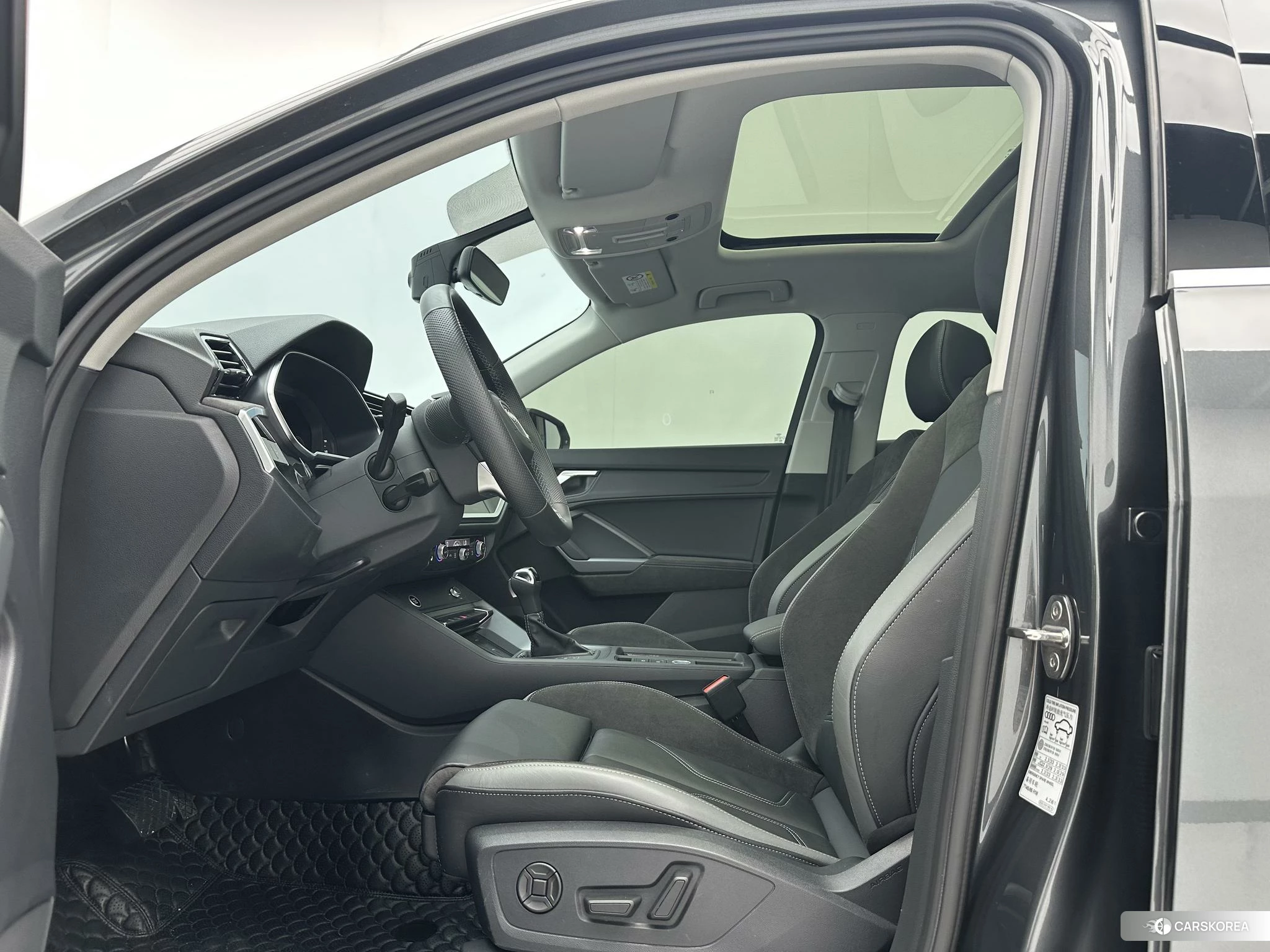 Audi Q3 Sportback 2022 Темно-серый из Китая, фото 5