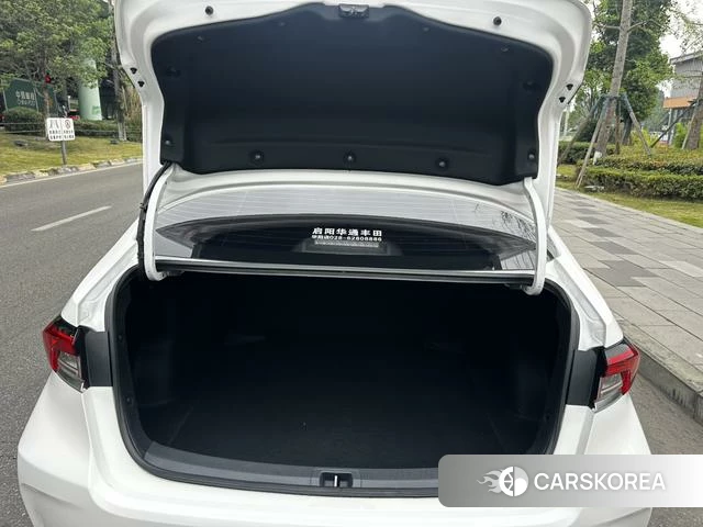 Toyota Corolla 2021 Белый из Китая, фото 5